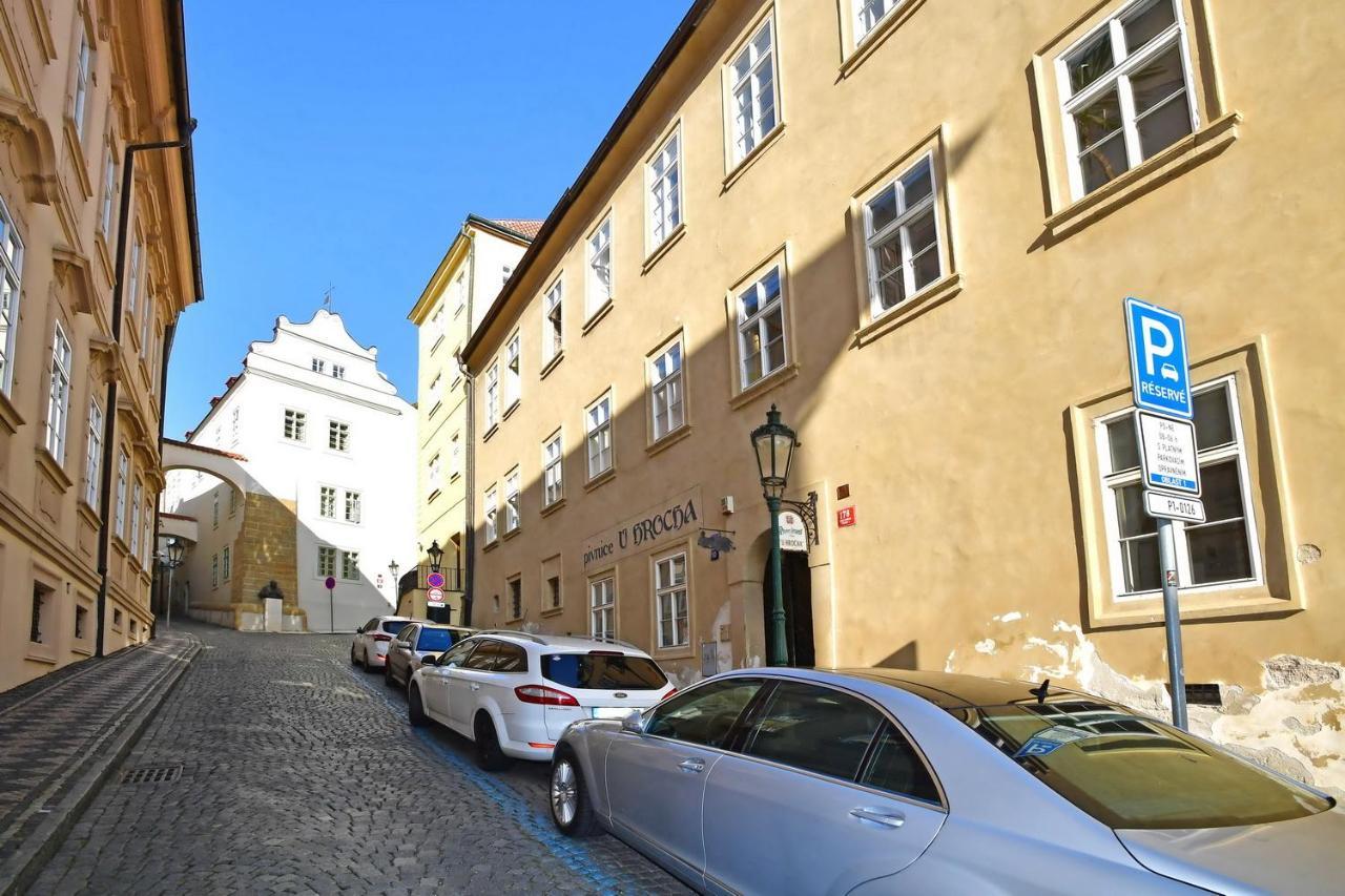Lovely Little Cosy Apt In Praha Bagian luar foto