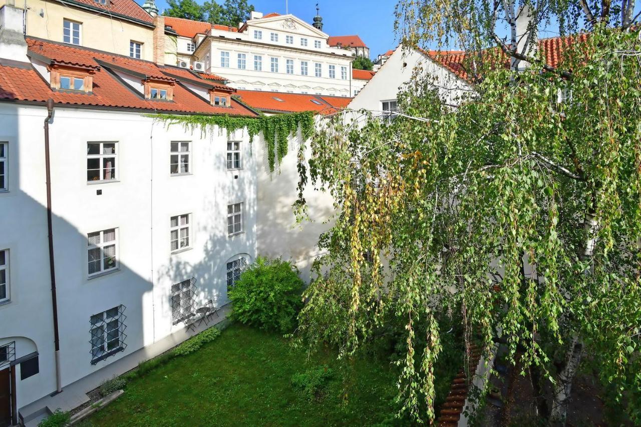 Lovely Little Cosy Apt In Praha Bagian luar foto